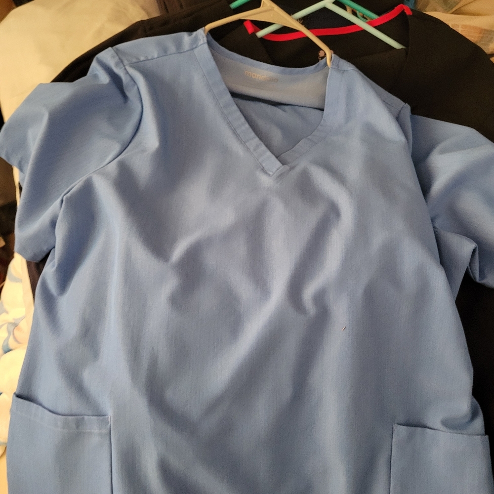 Womens Scrub Sets - Picture 4 of 13